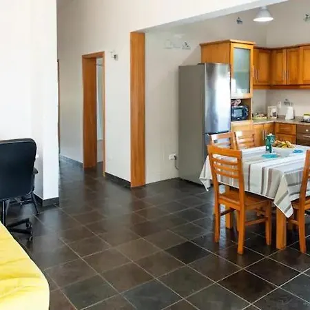 Σπίτι διακοπών Porto Martins Relax Flat - Al Praia da Vitória